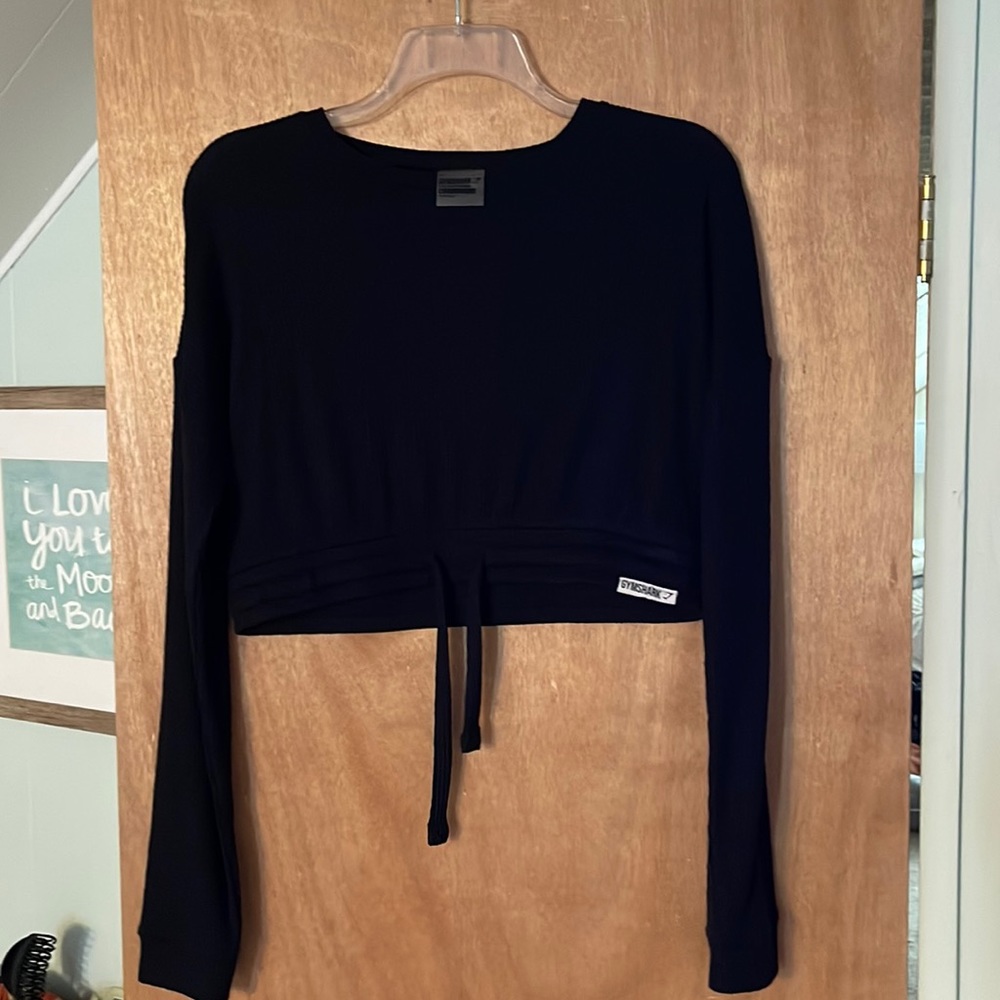 Gym shark cropped top